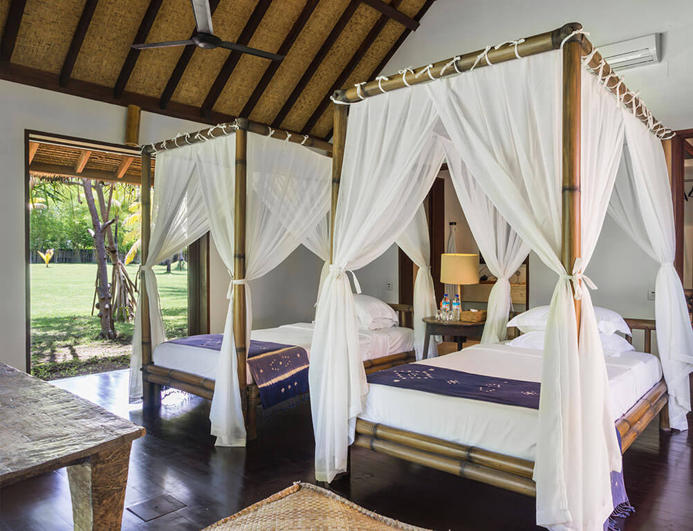 Sira Beach House - Twin bedroom detail